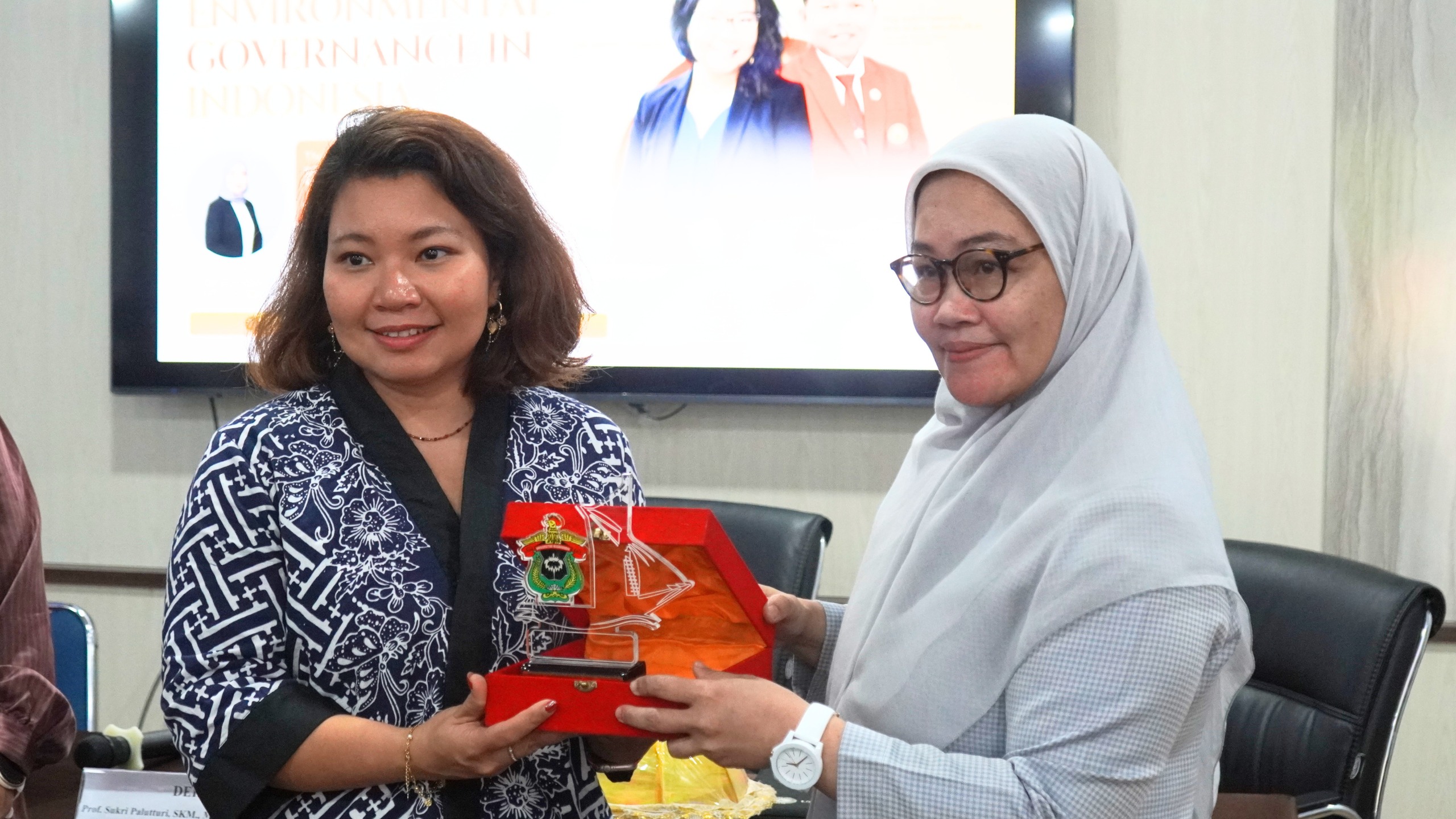 SPs UNHAS Hadirkan Akademisi Utrecht University, Tata Kelola Lingkungan Indonesia Jadi Sorota...