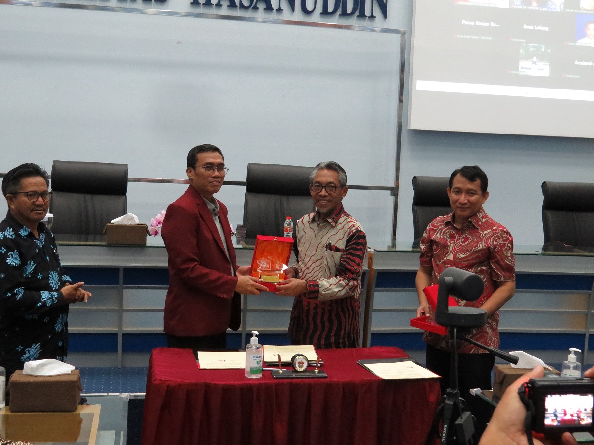 Mou Kerjasama Antara Universitas Kristen Indonesia Toraja dan Universitas Yapis Papua