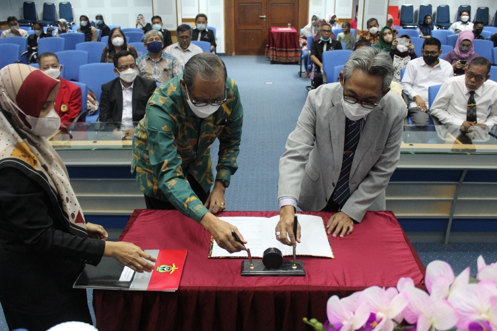 Serah Terima jabatan Dekan,Wakil Dekan,Ketua dan Sekretaris Gugus Penjaminan Mutu